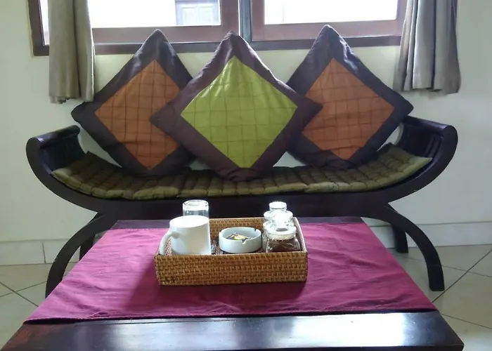 Prasanti Couette-café